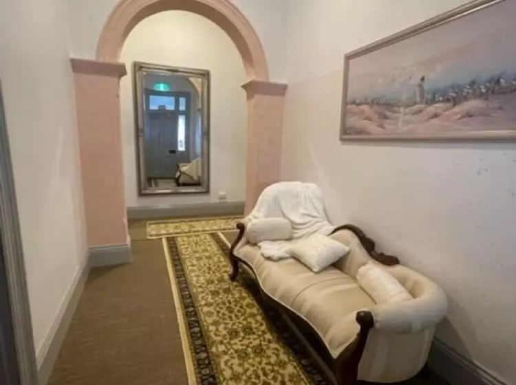 ペンション Oakleigh House