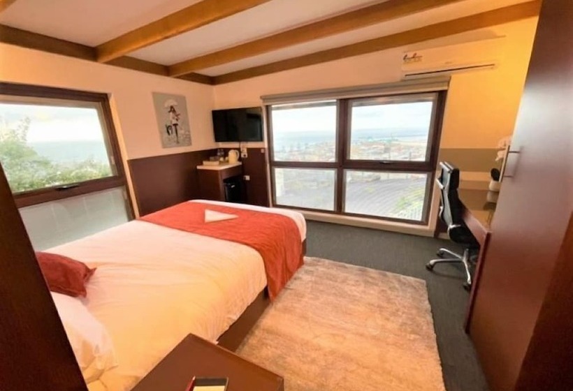 ペンション Oakleigh House