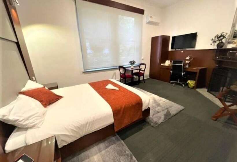 ペンション Oakleigh House