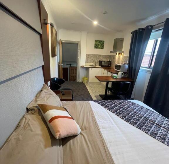 ペンション Oakleigh House