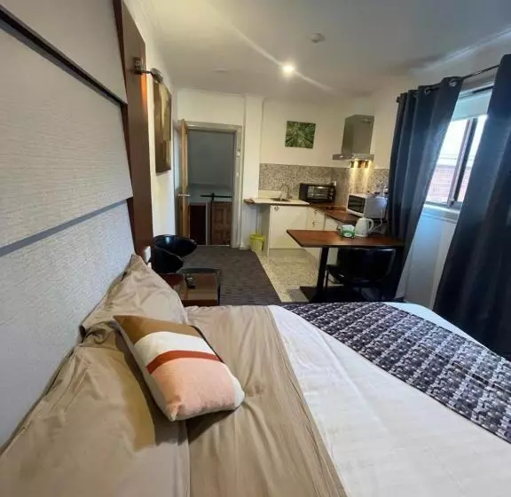 ペンション Oakleigh House