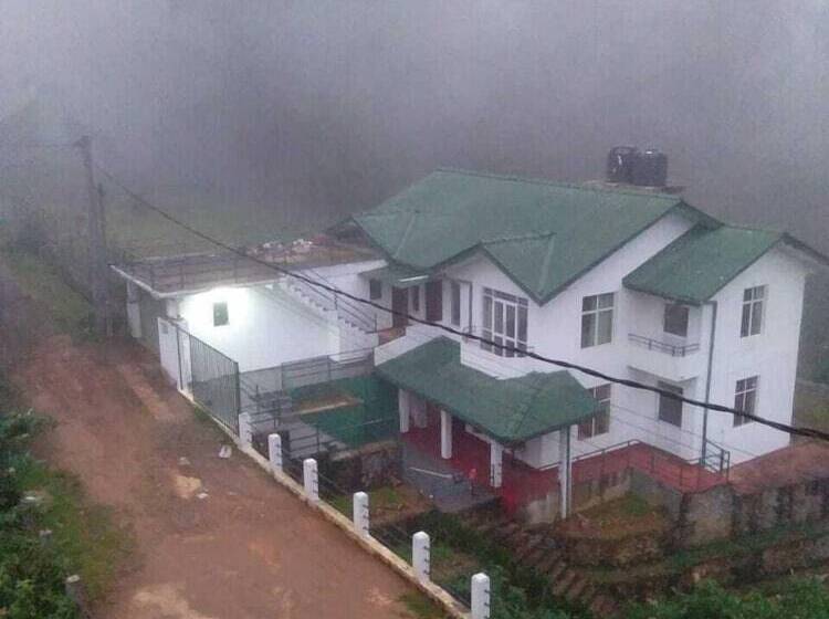 ペンション White Water Villa