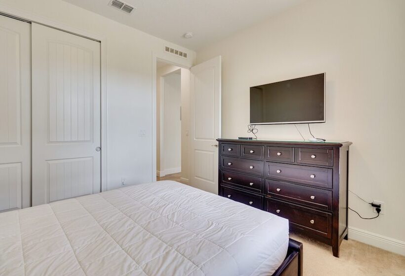 Spacious Kissimmee Vacation Home W/ Private Pool!