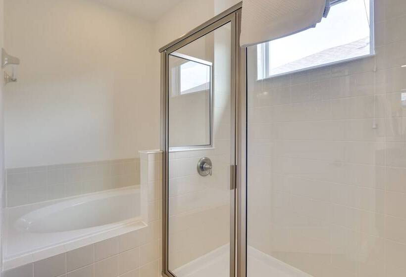 Spacious Kissimmee Vacation Home W/ Private Pool!