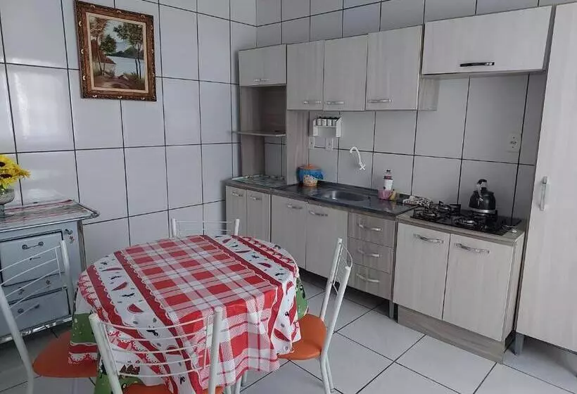 Retkeilymaja Pousada Marieli