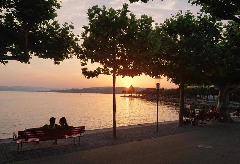 הוסטל Privatzimmer 300m Zur S Bahn Jona