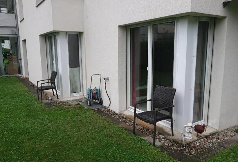 הוסטל Privatzimmer 300m Zur S Bahn Jona