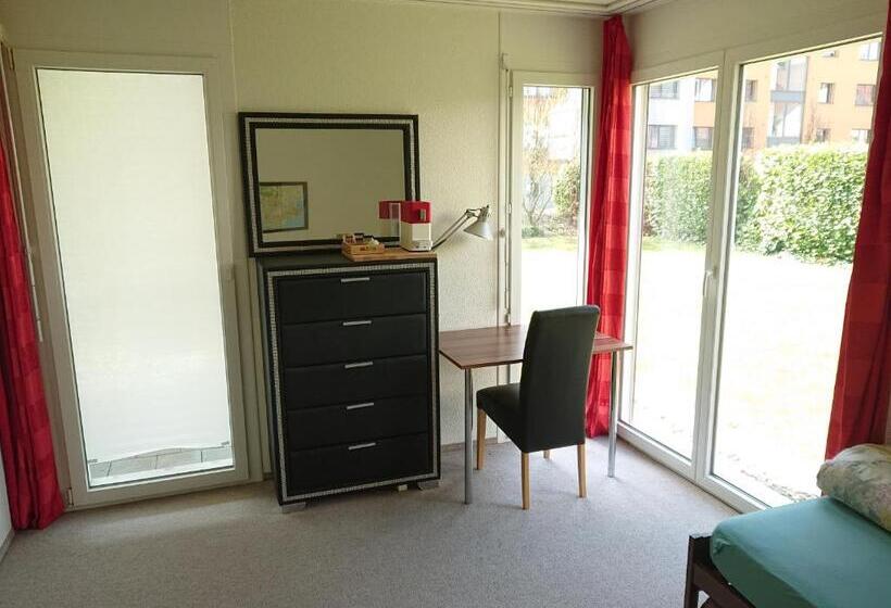 הוסטל Privatzimmer 300m Zur S Bahn Jona