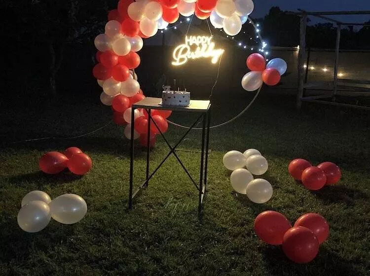 Aamiaismajoitus (B&B) Baraqa Hoolbox Tiny House