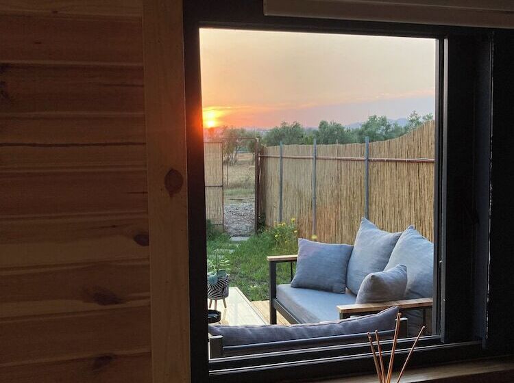 住宿加早餐  Baraqa Hoolbox Tiny House