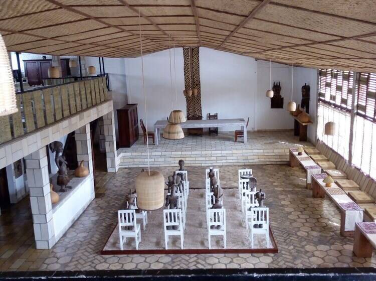 تختخواب و صبحانه Rwanda African Art Museum