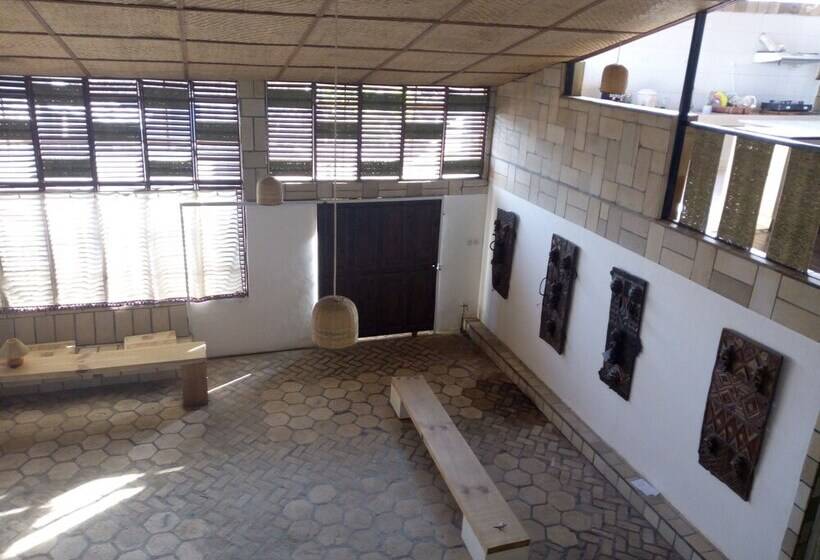 تختخواب و صبحانه Rwanda African Art Museum