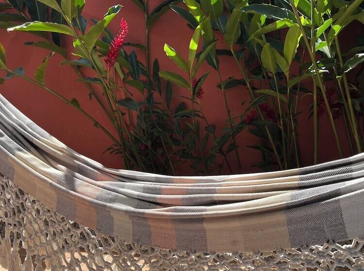 مسافرخانه Villa Tennis