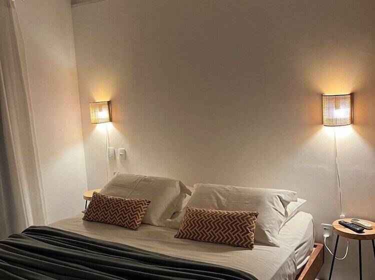 مسافرخانه Villa Tennis