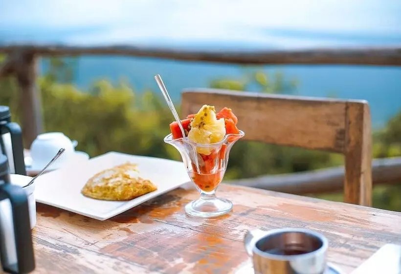 هتل Akagera Rhino Lodge