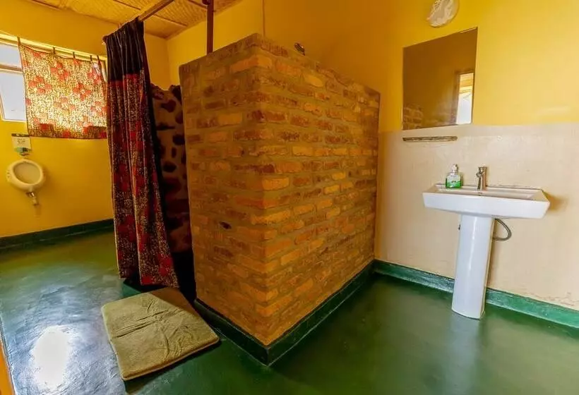 هتل Akagera Rhino Lodge