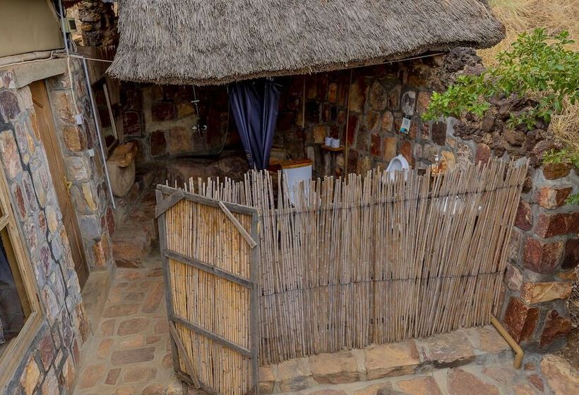 هتل Akagera Rhino Lodge