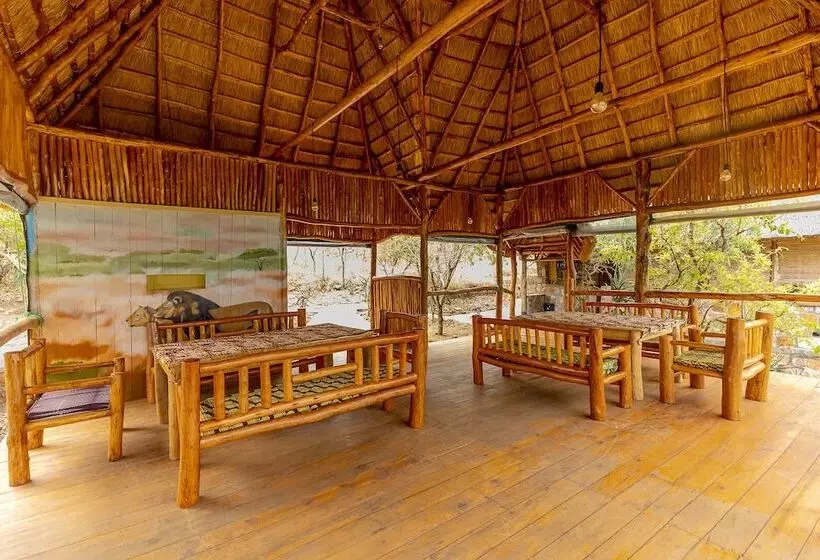 هتل Akagera Rhino Lodge