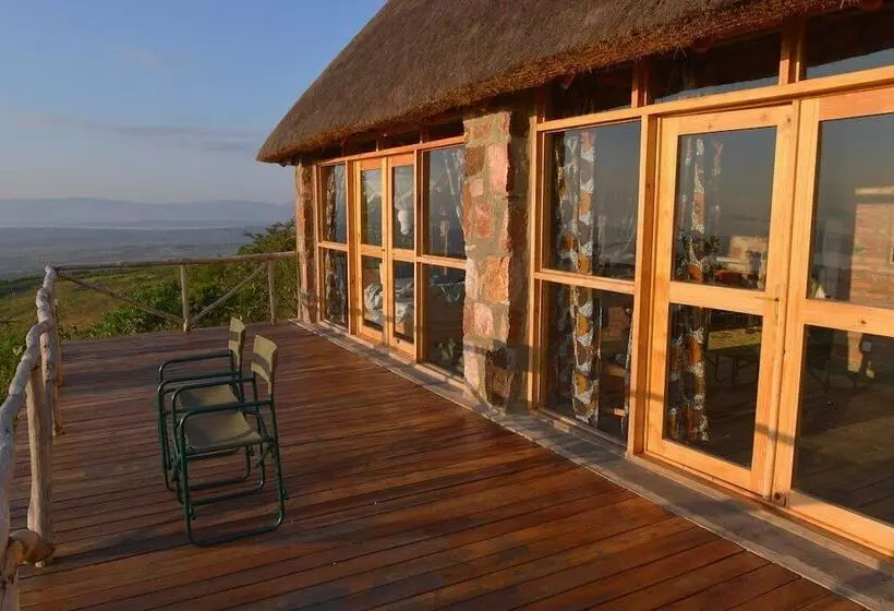 هتل Akagera Rhino Lodge