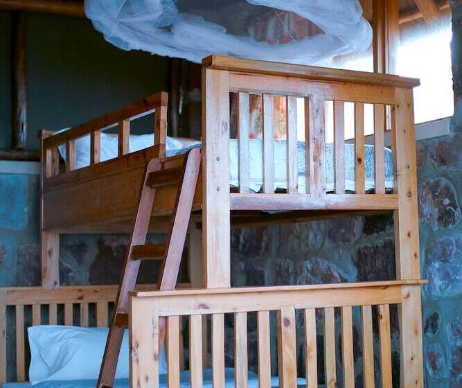 هتل Akagera Rhino Lodge