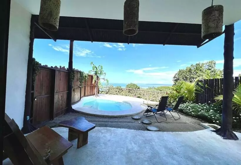 Hotelli Akua Ocean View Suites