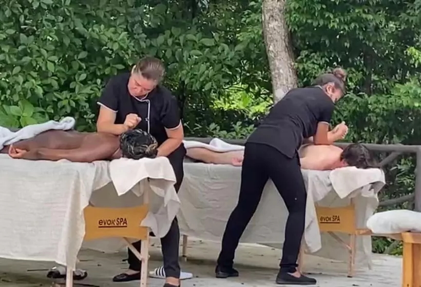 Hotelli Akua Ocean View Suites