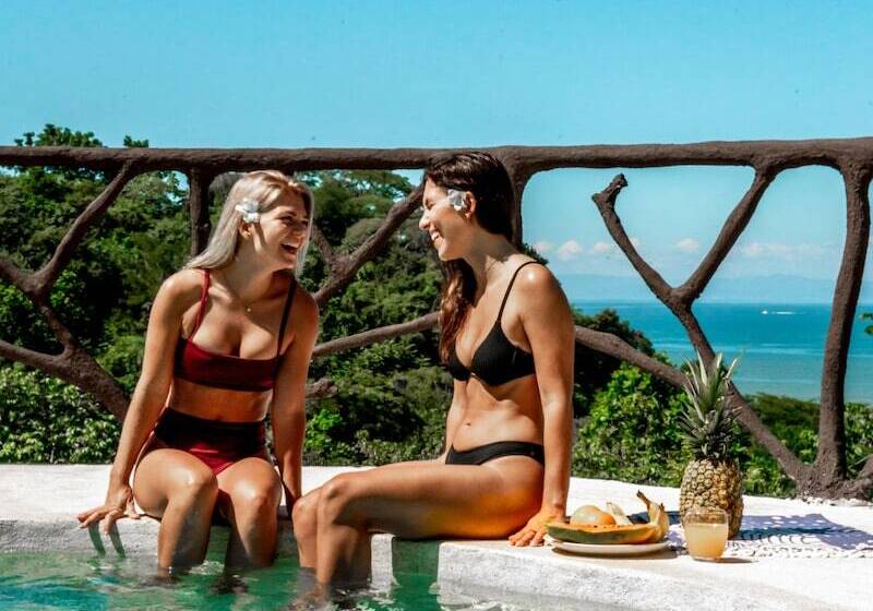 Отель Akua Ocean View Suites