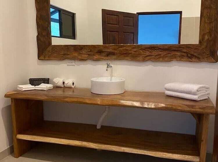 Отель Akua Ocean View Suites