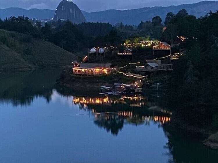 호텔 Atma Eco Village