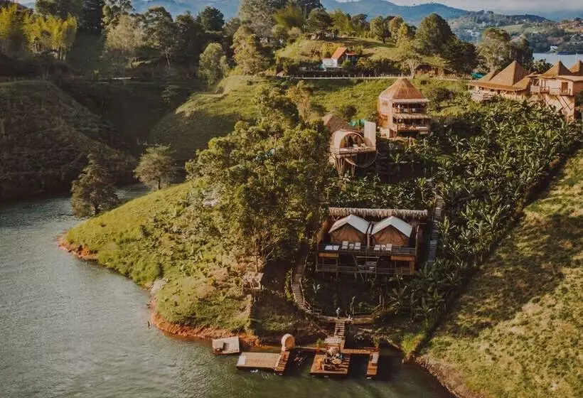 Hotelli Atma Eco Village