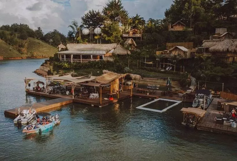 Hotelli Atma Eco Village