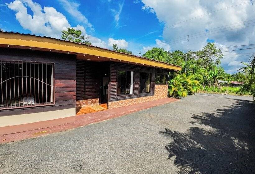 ホテル Bungalows Las Iguanas Arenal Volcano