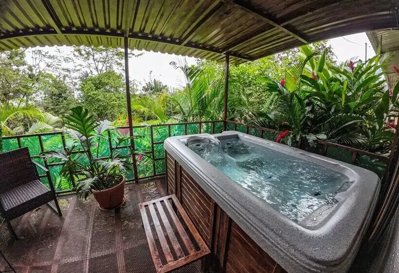 Hotelli Bungalows Las Iguanas Arenal Volcano