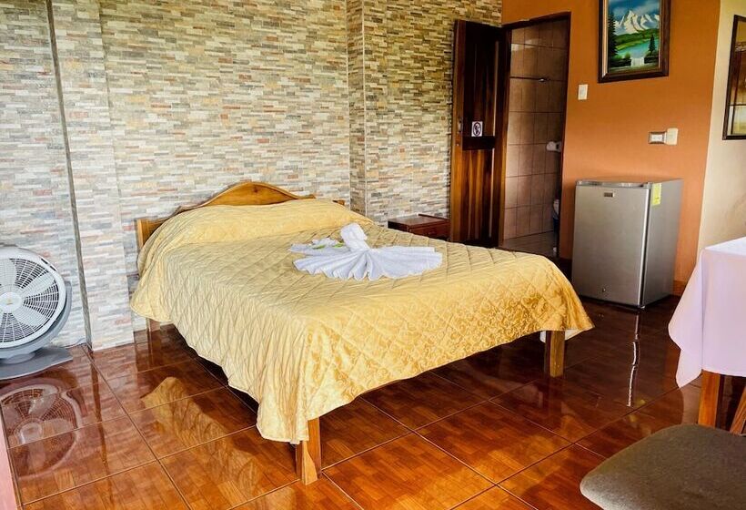 هتل Cabinas Los Tucanes