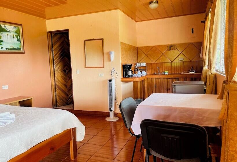 هتل Cabinas Los Tucanes