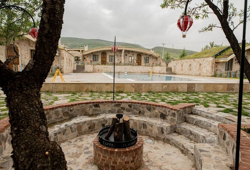 هتل Cappadocia Hobbit House
