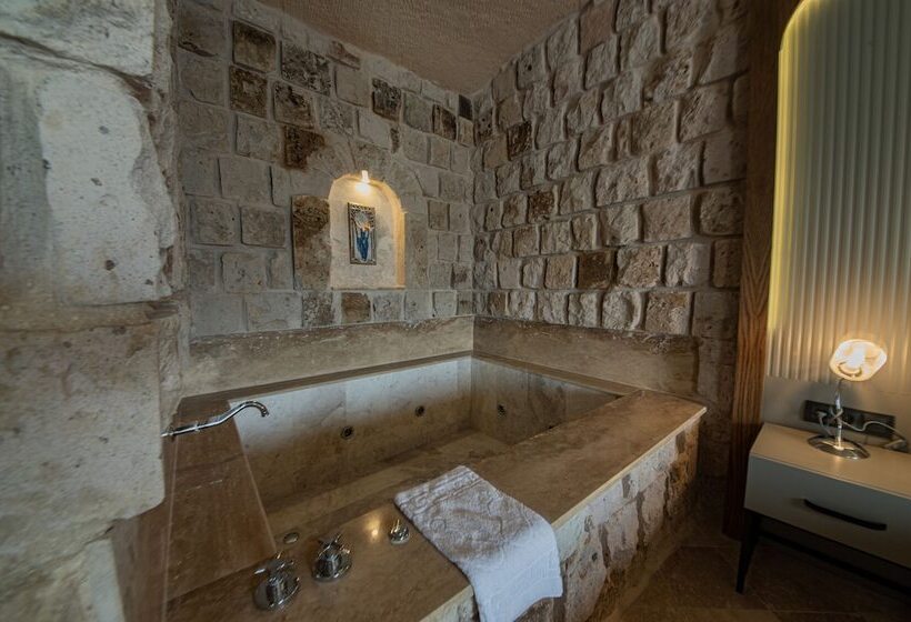 هتل Cappadocia Hobbit House