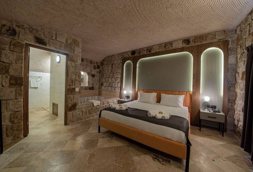 هتل Cappadocia Hobbit House