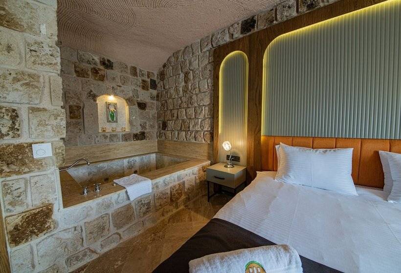 هتل Cappadocia Hobbit House