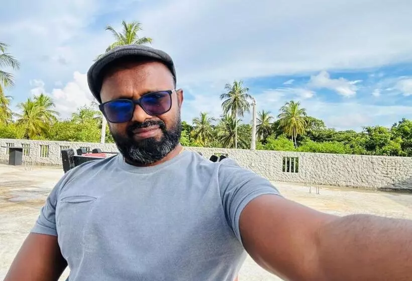 Hotelli Crown Holiday Village Near Marawila