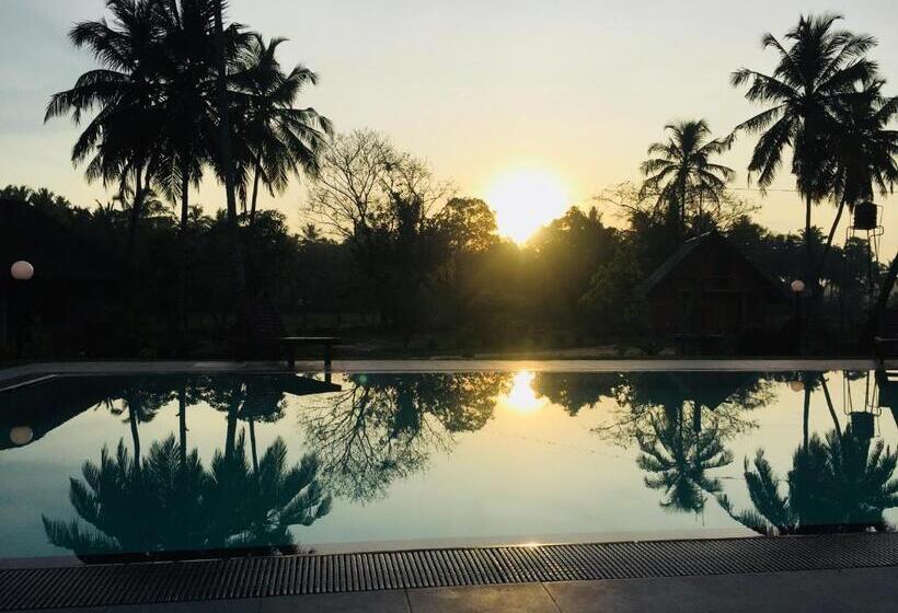 호텔 Crown Holiday Village Near Marawila