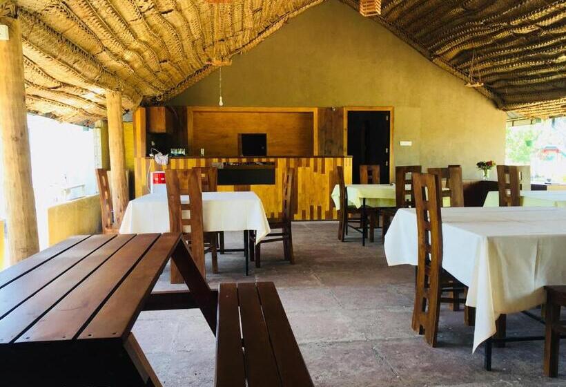 호텔 Crown Holiday Village Near Marawila