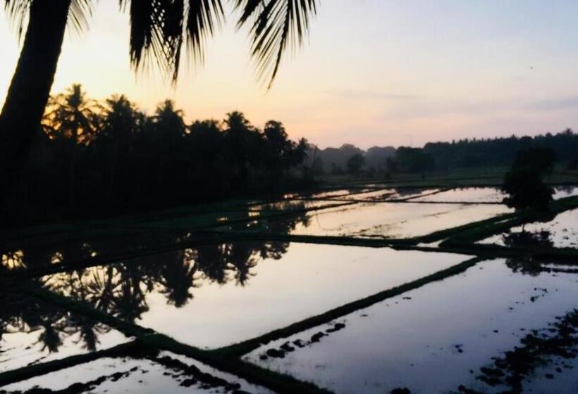 호텔 Crown Holiday Village Near Marawila