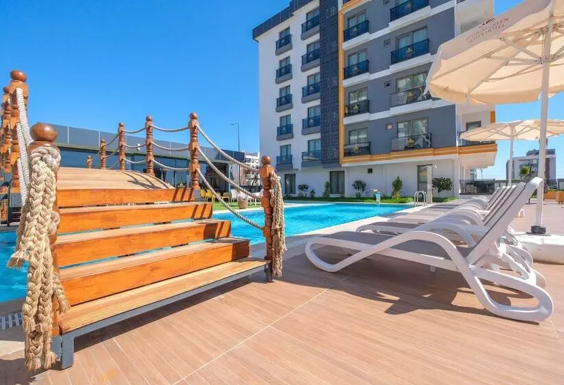 ホテル Elysium Deluxe Suites