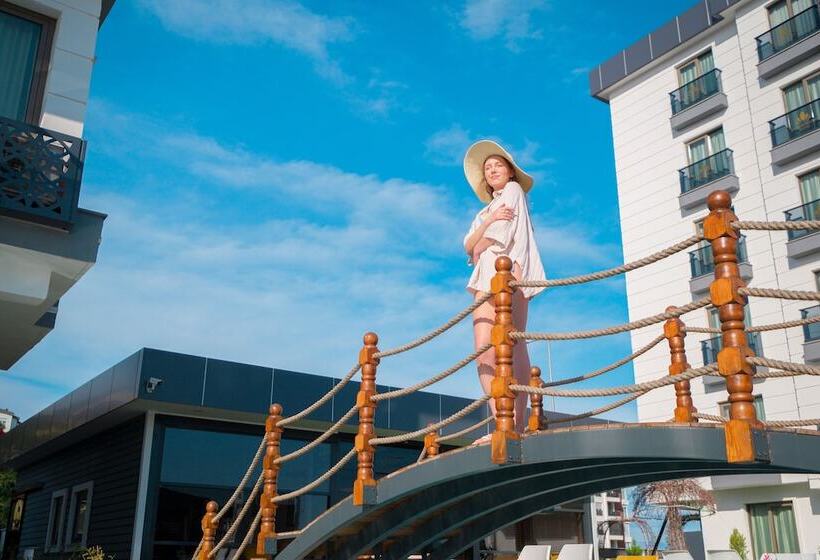 هتل Elysium Deluxe Suites