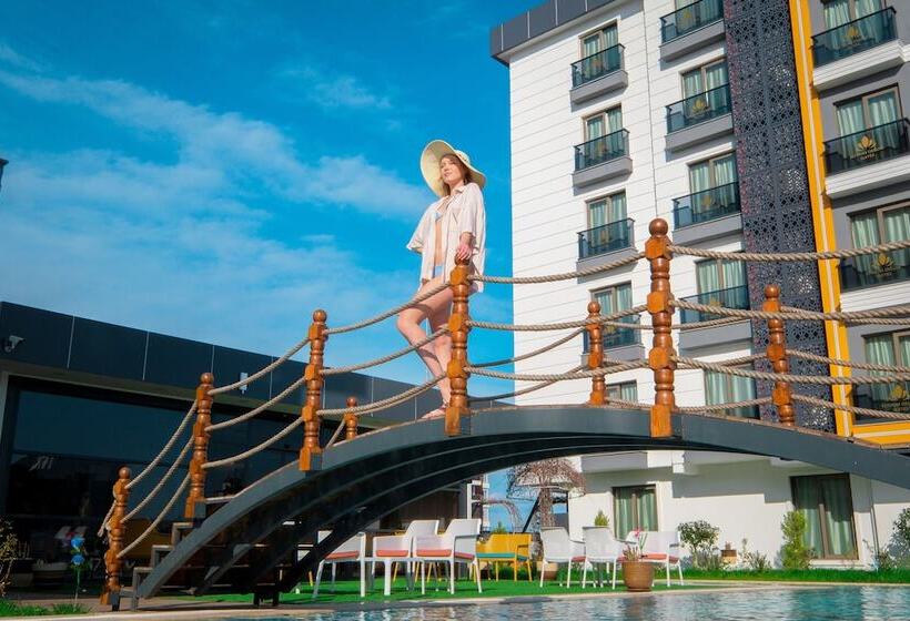 هتل Elysium Deluxe Suites