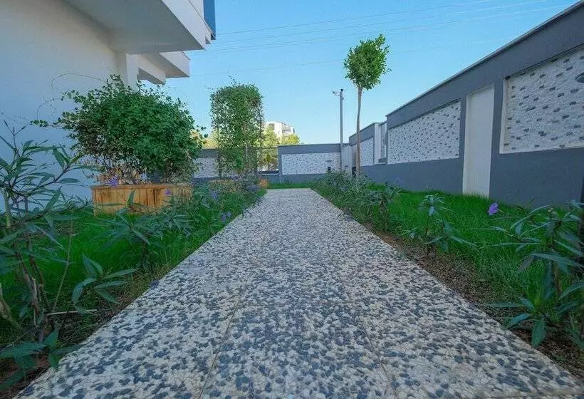 ホテル Elysium Deluxe Suites