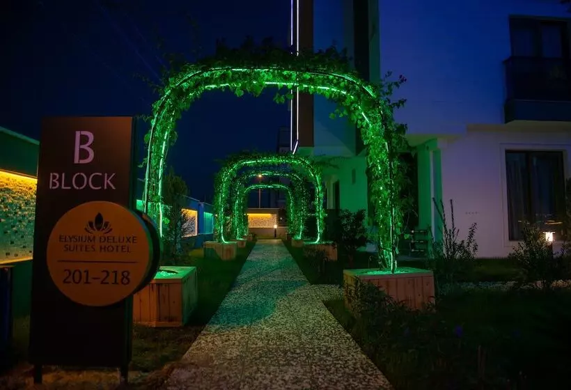 ホテル Elysium Deluxe Suites