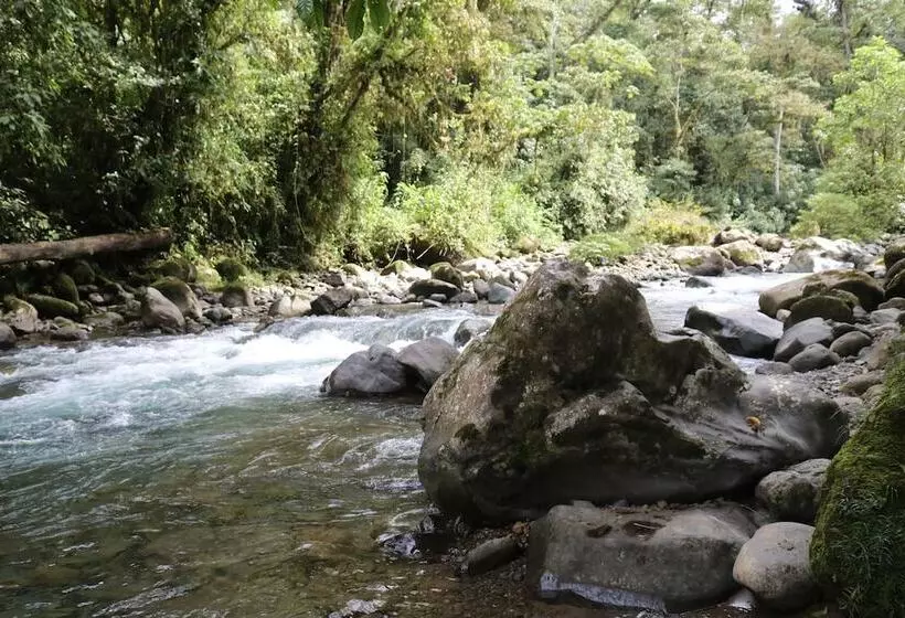 Hotelli La Marta Refugio De Vida Silvestre