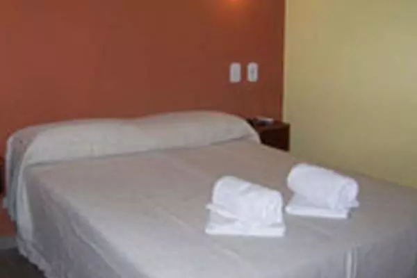 ホテル Nueva Habana Rooms Colon